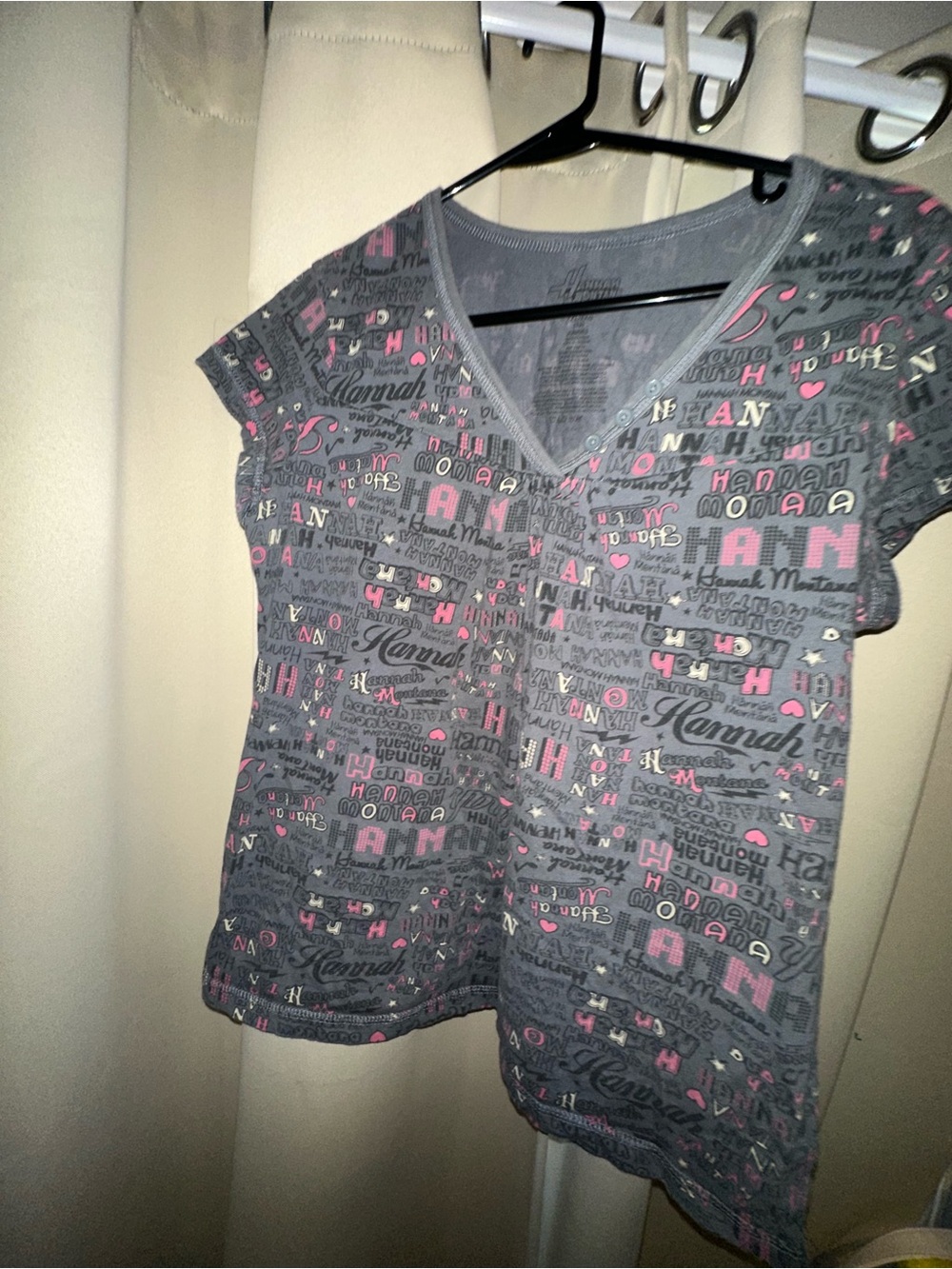 VTG Y2K Disney Hannah Montana juniors V-neck graphic t-shirt size XXL 19 junior